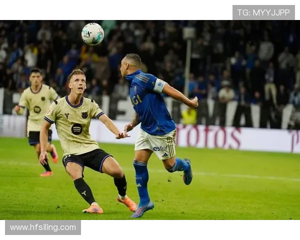 西甲队员交流 西甲队员交流